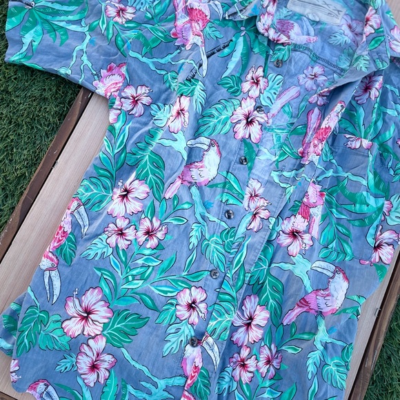 ⛄️🎄Vintage MAXX FM Hawaiian Button Up (pre-owned) - Picture 2 of 4